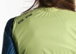 Gilet Imperméable Dame Inverse Latitude Jaune -Accessoires Vélo Soldes Boutique gilet impermeable dame inverse latitude jaune p image 101411 grande