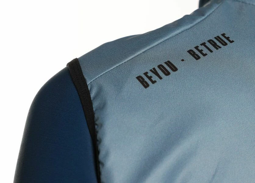 Gilet Imperméable Inverse Latitude Gris 5 Gilet Imperméable Inverse Latitude Gris – Image 3