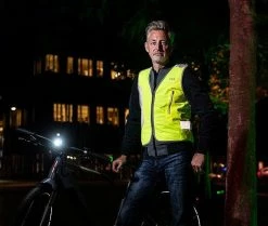 Gilet Wowow Tegra Jacket Réfléchissant Jaune Avec Eclairage Arrière -Accessoires Vélo Soldes Boutique gilet wowow tegra jacket reflechissant jaune avec eclairage arriere p image 95387 grande