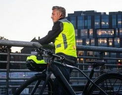 Gilet Wowow Tegra Jacket Réfléchissant Jaune Avec Eclairage Arrière -Accessoires Vélo Soldes Boutique gilet wowow tegra jacket reflechissant jaune avec eclairage arriere p image 95388 grande